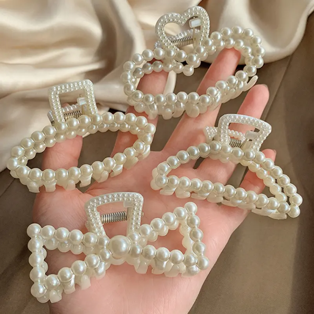 Elegant Pearl Claw Clip