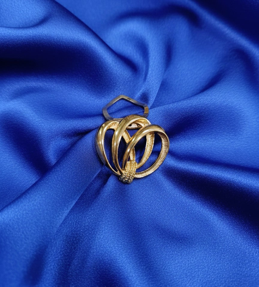 The Intertwined Elegance Brooch
