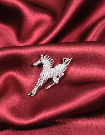 Dazzling Steed Brooch: A Symbol of Grace and Power